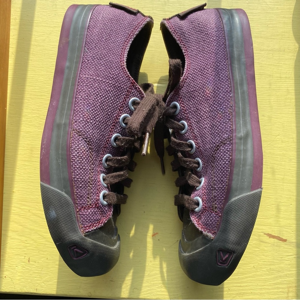 Keen Sneakers women’s 7s